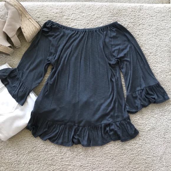 Off the Shoulder Bell Sleeve Top - Picture 5 of 6